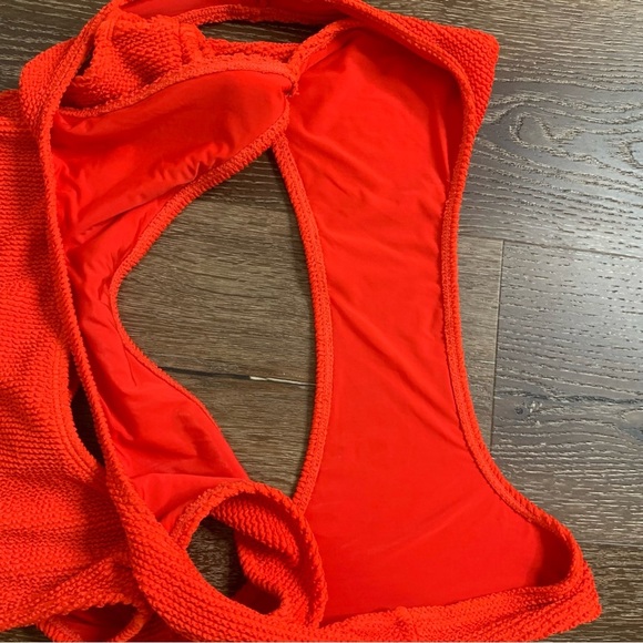 Good American womens red textured monokini swimsuit in bright poppy 5/6 - Picture 9 of 11